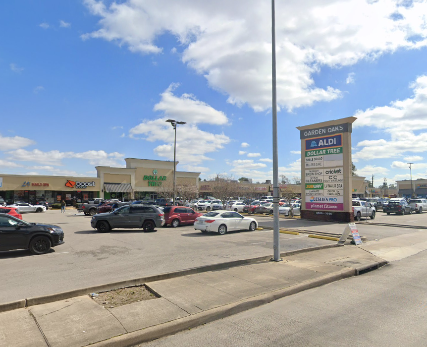 Oaks Shopping Center