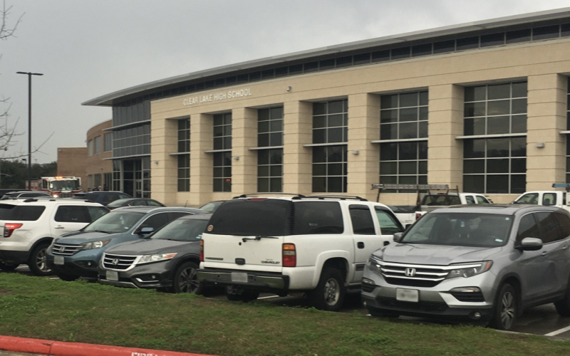 Clear Lake High School By CIN I&II - Own work, CC BY 4.0, https://commons.wikimedia.org/w/index.php?curid=147440851